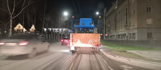 Уборка улиц и дорог спецтехникой и дорожными уборочными машинами стоимость услуг и где заказать - Уфа
